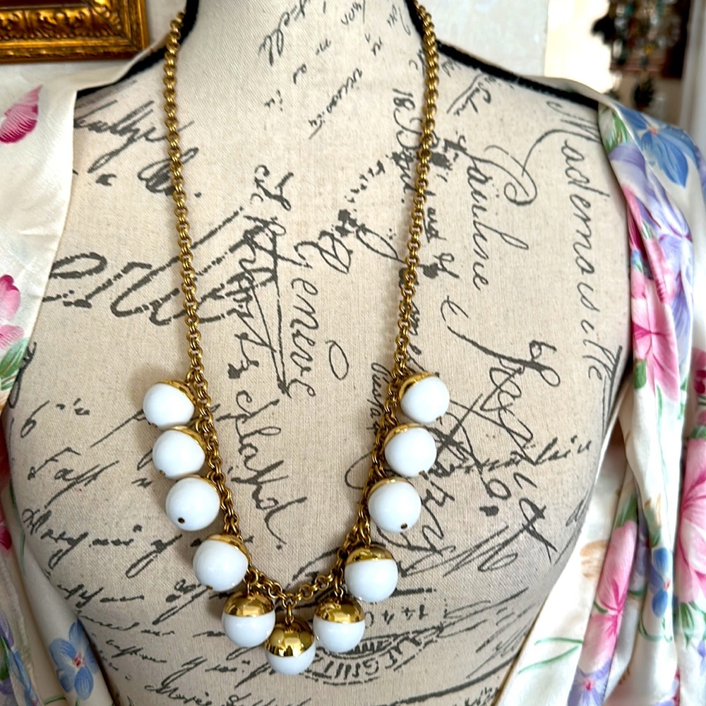 Jcrew white balls and gold tone charm 26” with 4” extension stunning necklace - Picture 7 of 13